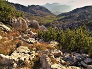 76 In vista della radura prativa delle Baite d'Alben
